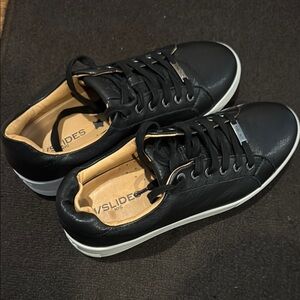 Black Leather platform women’s shoes